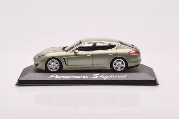 Minichamps Porsche Panamera S Hybrid 2010 1:43 WAP0205010A